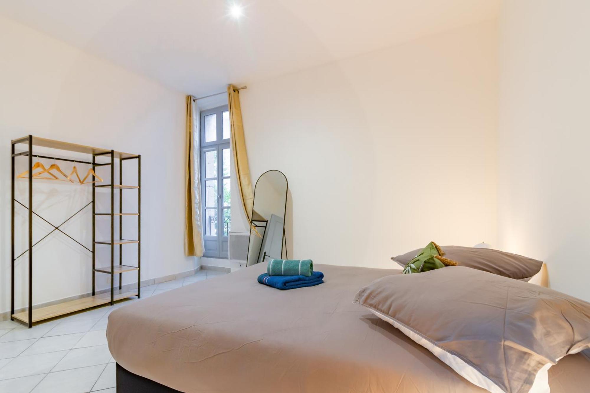 Spacieux Appartement En Plein Coeur De بزييه المظهر الخارجي الصورة