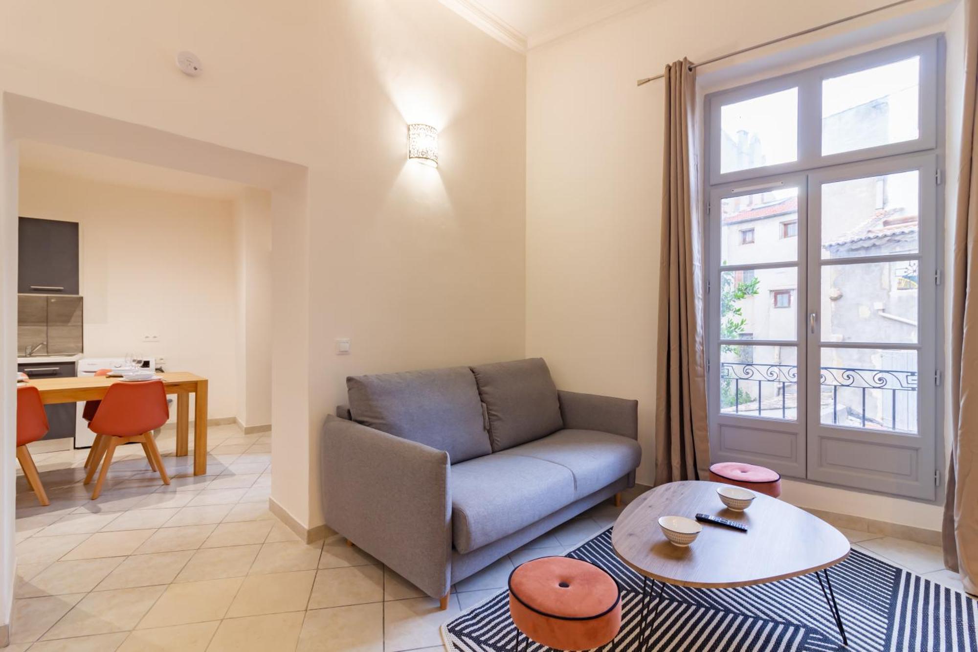 Spacieux Appartement En Plein Coeur De بزييه المظهر الخارجي الصورة