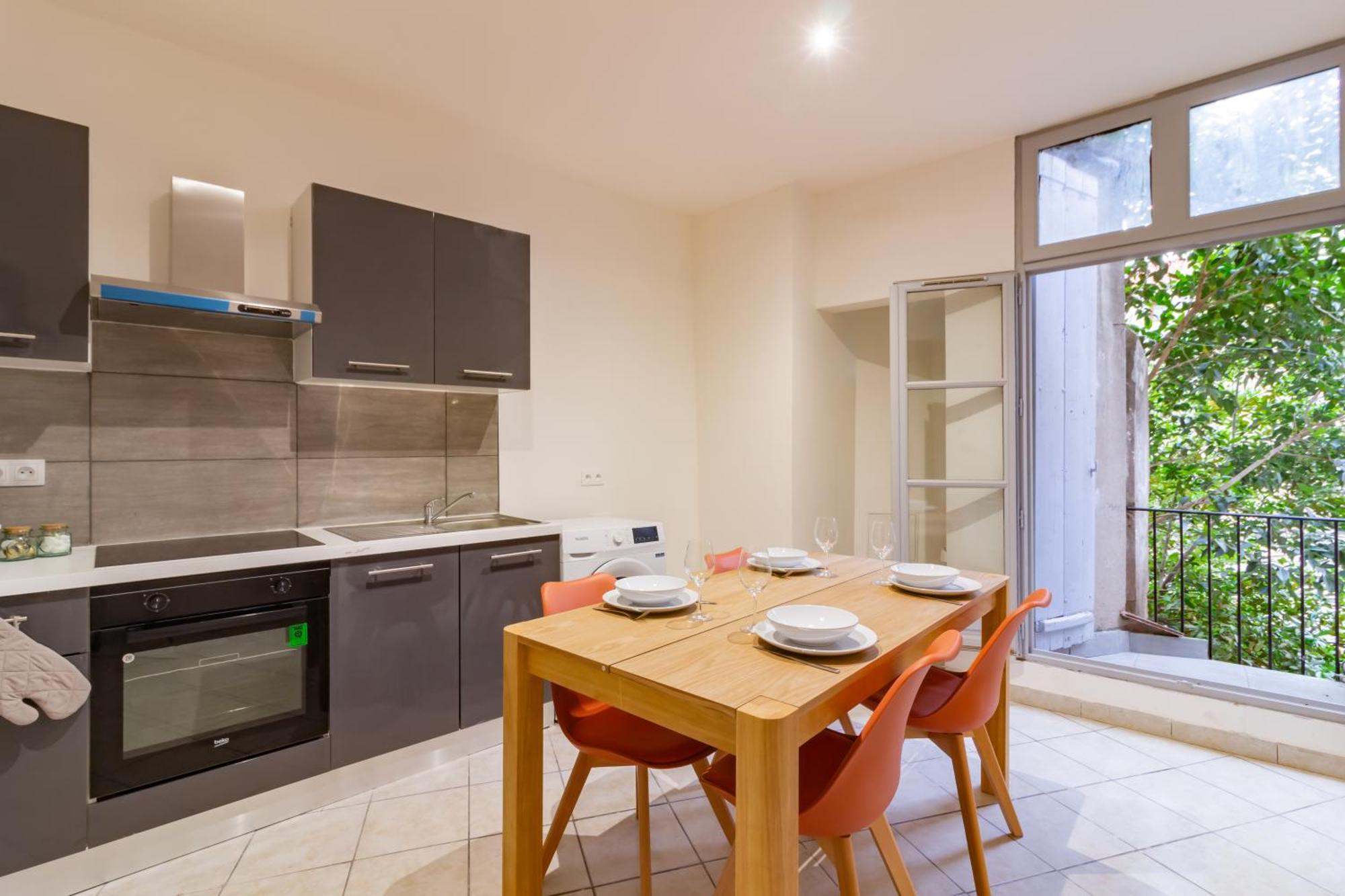 Spacieux Appartement En Plein Coeur De بزييه المظهر الخارجي الصورة